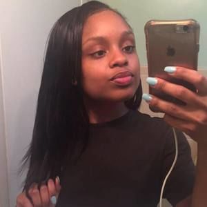 Meet your Posher, Safiya